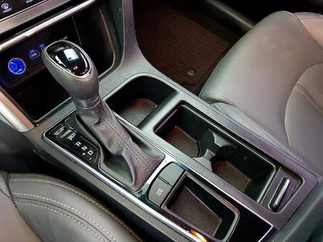 Hyundai Sonata 2.0 Style - автомобили, коли, обяви за нови и употребявани 14