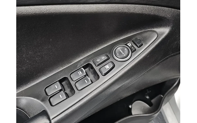 Hyundai Sonata 2.0 LPI - автомобили, коли, обяви за нови и употребявани 16