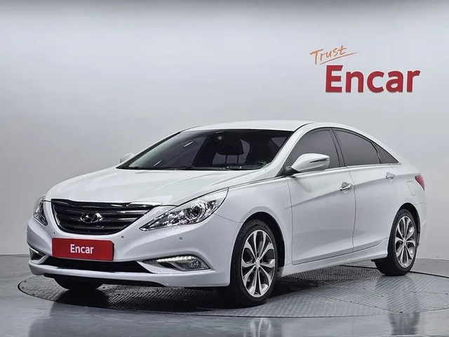 Hyundai Sonata 2.0 - автомобили, коли, обяви за нови и употребявани 0