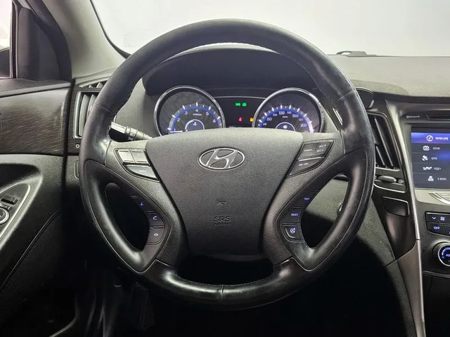 Hyundai Sonata 2.0 - автомобили, коли, обяви за нови и употребявани 12