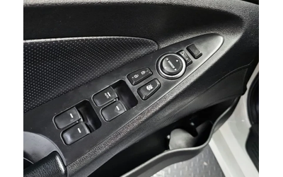 Hyundai Sonata 2.0 - автомобили, коли, обяви за нови и употребявани 16