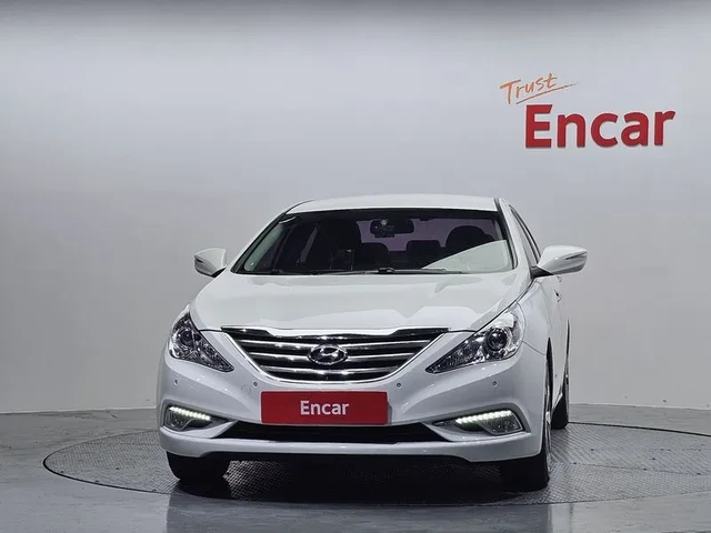 Hyundai Sonata 2.0 - автомобили, коли, обяви за нови и употребявани 2