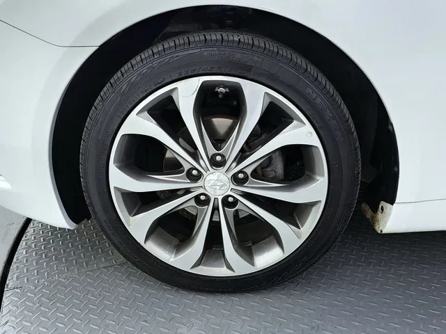 Hyundai Sonata 2.0 - автомобили, коли, обяви за нови и употребявани 4