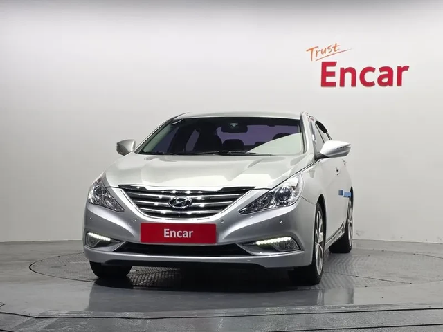 Hyundai Sonata 2.0 - автомобили, коли, обяви за нови и употребявани 2
