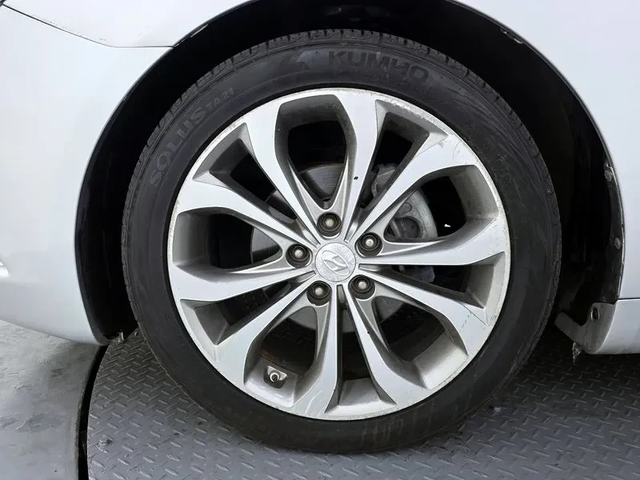 Hyundai Sonata 2.0 - автомобили, коли, обяви за нови и употребявани 4