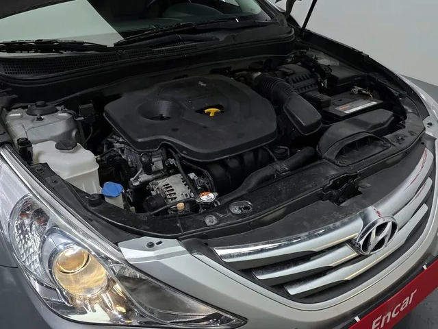 Hyundai Sonata 2.0 - автомобили, коли, обяви за нови и употребявани 5