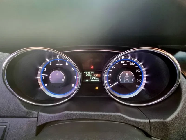 Hyundai Sonata 2.0 - автомобили, коли, обяви за нови и употребявани 7