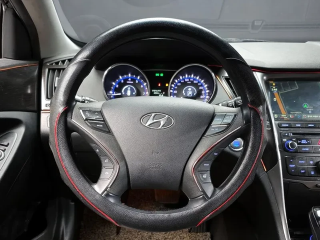 Hyundai Sonata 2.0 - автомобили, коли, обяви за нови и употребявани 12