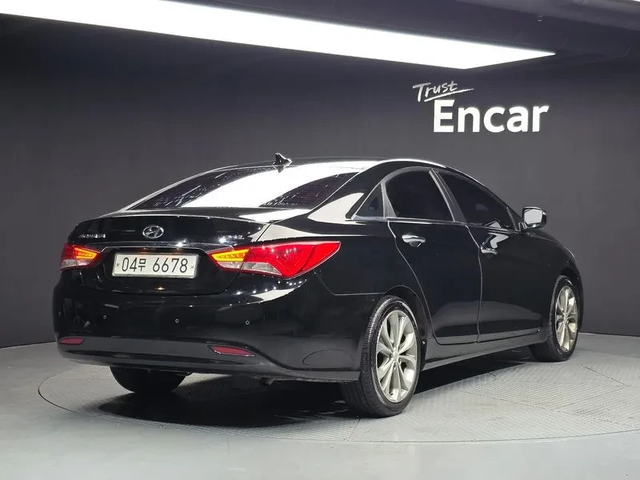 Hyundai Sonata 2.0 - автомобили, коли, обяви за нови и употребявани 1