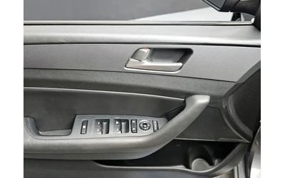Hyundai Sonata 2.0 Style Special - автомобили, коли, обяви за нови и употребявани 16