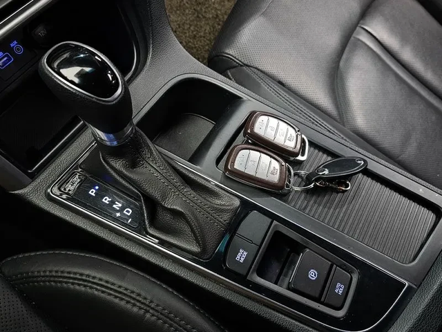 Hyundai Sonata 2.0 Style Special - автомобили, коли, обяви за нови и употребявани 8