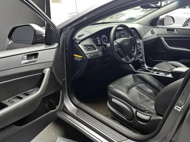 Hyundai Sonata 2.0 Style Special - автомобили, коли, обяви за нови и употребявани 9