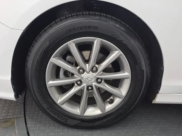 Hyundai Sonata New Rise 2.0 Style - автомобили, коли, обяви за нови и употребявани 4