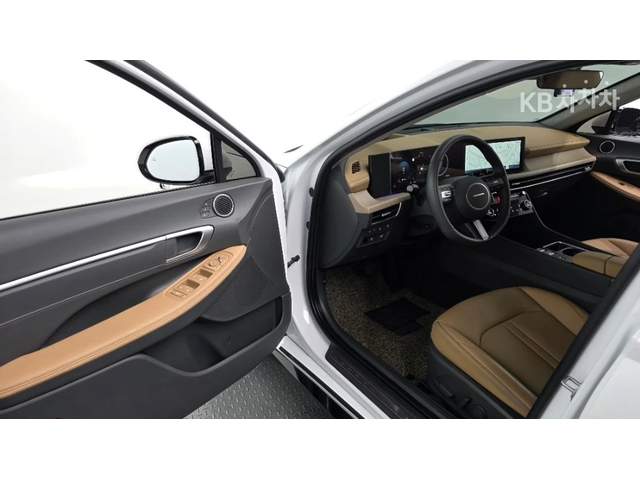 Hyundai Sonata 1.6 - автомобили, коли, обяви за нови и употребявани 8