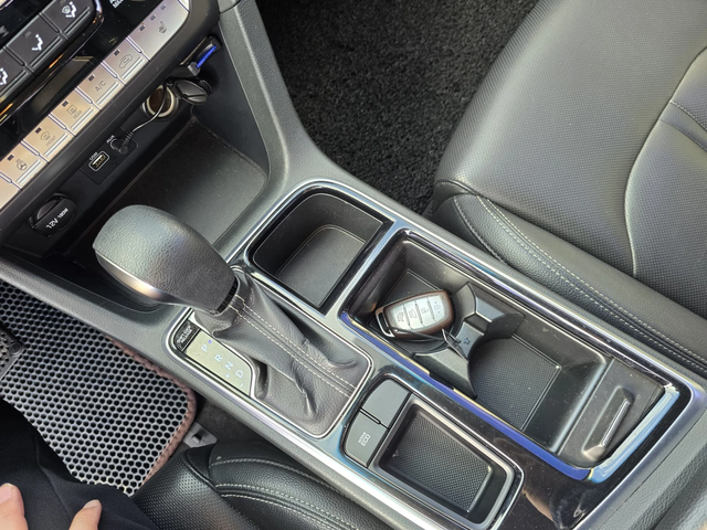 Hyundai Sonata 2.0 LPI - автомобили, коли, обяви за нови и употребявани 11