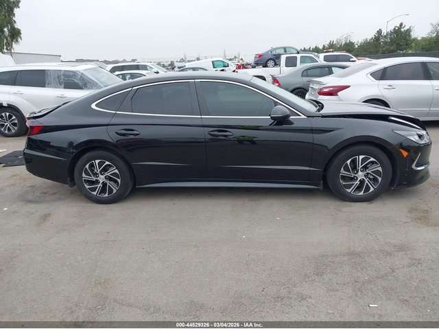 Hyundai SONATA HYBRID 2.0L I-4 DI, DOHC, VVT, 150HP Front Wheel Drive - автомобили, коли, обяви за нови и употребявани 13
