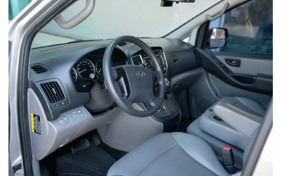 Hyundai Starex GRAND STAREX | 8+ 3 SEATS - автомобили, коли, обяви за нови и употребявани 8