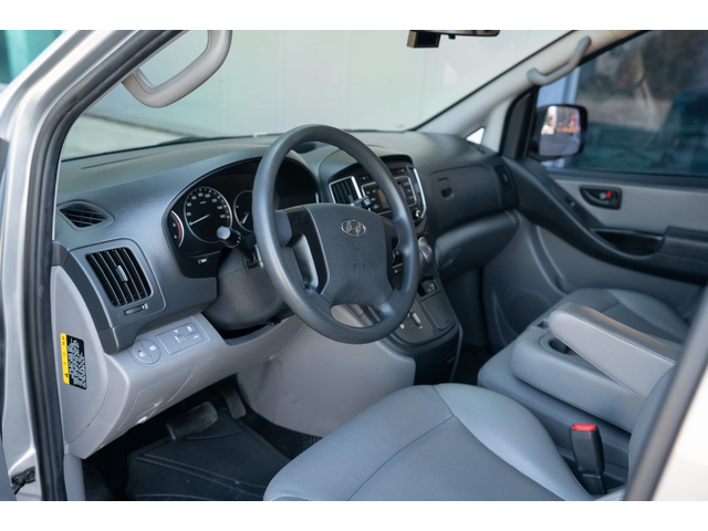 Hyundai Starex GRAND STAREX | 8+ 3 SEATS - автомобили, коли, обяви за нови и употребявани 8