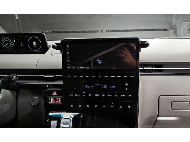 Hyundai Staria L3.5 Lounge 9-Seater Inspiration - автомобили, коли, обяви за нови и употребявани 13