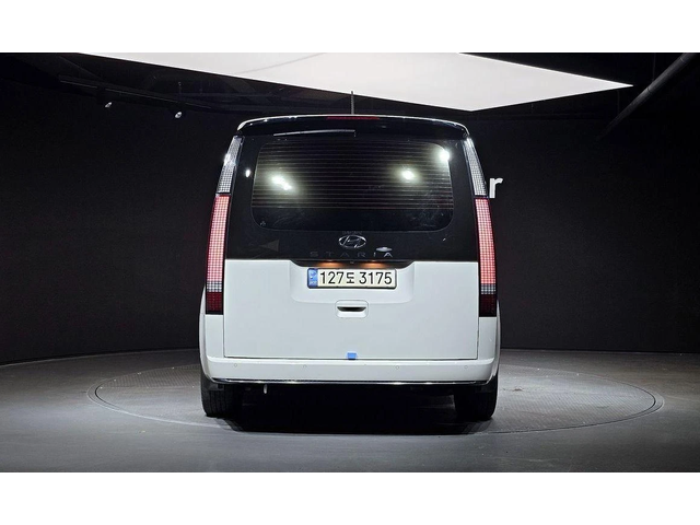 Hyundai Staria L3.5 Lounge 9-Seater Inspiration - автомобили, коли, обяви за нови и употребявани 3