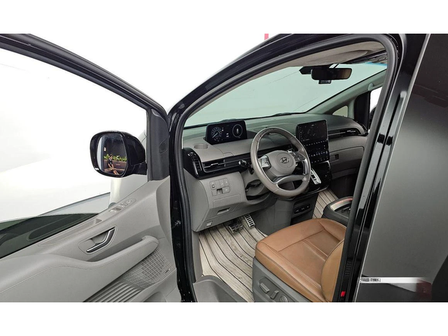 Hyundai Staria L3.5 Lounge 7-Seater Inspiration - автомобили, коли, обяви за нови и употребявани 10