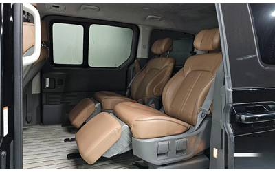 Hyundai Staria L3.5 Lounge 7-Seater Inspiration - автомобили, коли, обяви за нови и употребявани 11