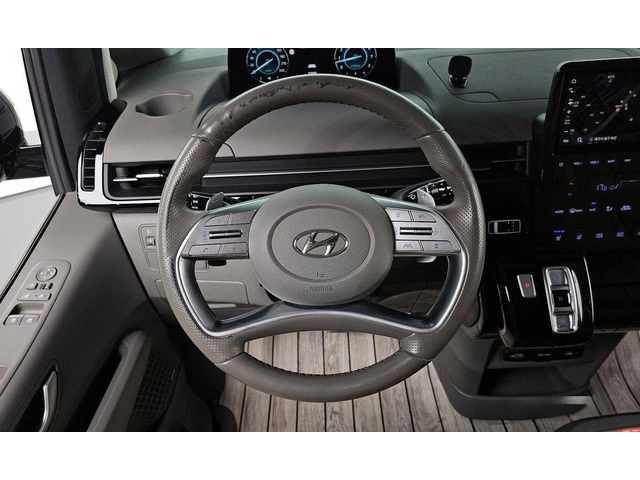 Hyundai Staria L3.5 Lounge 7-Seater Inspiration - автомобили, коли, обяви за нови и употребявани 12