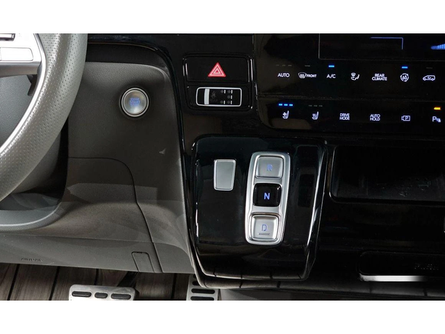 Hyundai Staria L3.5 Lounge 7-Seater Inspiration - автомобили, коли, обяви за нови и употребявани 8