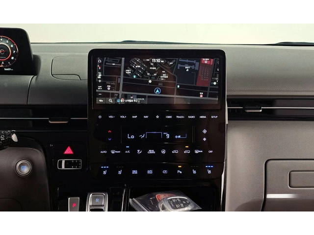 Hyundai Staria L3.5 Lounge 9-Seater Inspiration - автомобили, коли, обяви за нови и употребявани 13