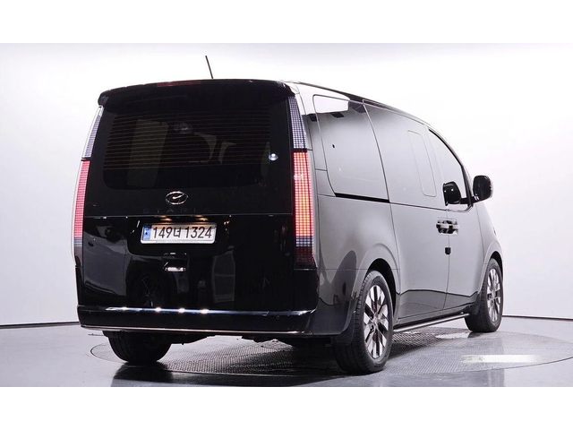 Hyundai Staria L3.5 Lounge 9-Seater Inspiration - автомобили, коли, обяви за нови и употребявани 1