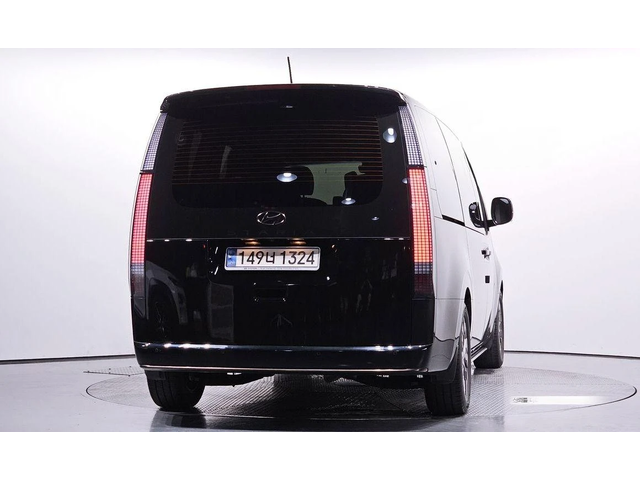 Hyundai Staria L3.5 Lounge 9-Seater Inspiration - автомобили, коли, обяви за нови и употребявани 3