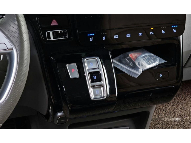 Hyundai Staria L3.5 Lounge 9-Seater Inspiration - автомобили, коли, обяви за нови и употребявани 8