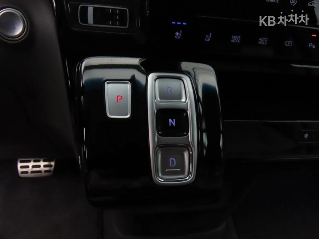 Hyundai Staria Lounge 3.5 LPG Lounge 7 Вдъхновение ЛИЗ.БЕЗ ПЪРВ.В - автомобили, коли, обяви за нови и употребявани 16