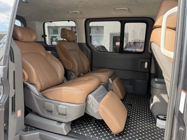 Hyundai Staria 3.5 LPG 7 - МЕСТЕН ЛИЗИНГ БЕЗ ПЪРВОНАЧАЛНА ВНОСКА - автомобили, коли, обяви за нови и употребявани 15