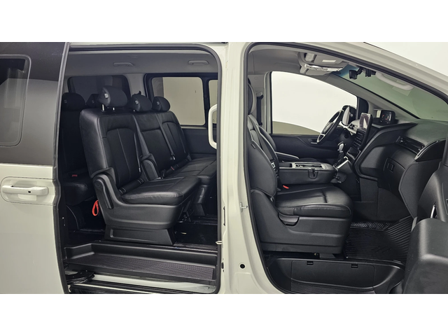 Hyundai Staria L3.5 Tourer 9seater autogeorge.com - автомобили, коли, обяви за нови и употребявани 16