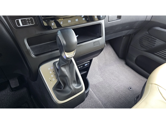 Hyundai Staria L3.5 Tourer 9seater autogeorge.com - автомобили, коли, обяви за нови и употребявани 7