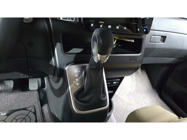 Hyundai Staria L3.5 Tourer 9seater autogeorge.com - автомобили, коли, обяви за нови и употребявани 7