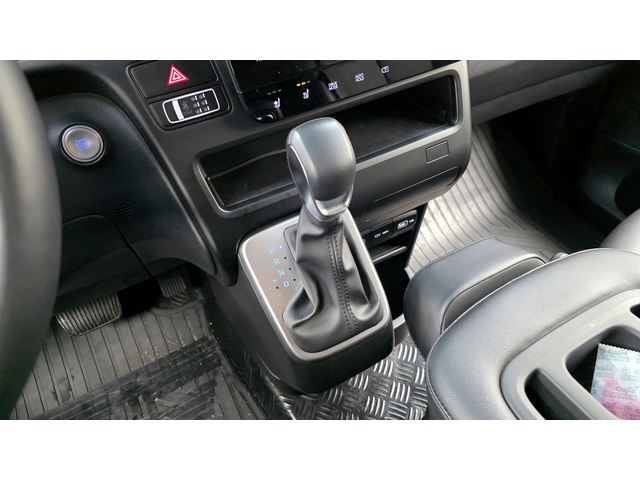 Hyundai Staria L3.5 Tourer 9seater autogeorge.com - автомобили, коли, обяви за нови и употребявани 8