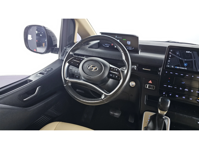 Hyundai Staria L3.5 Tourer 9seater autogeorge.com - автомобили, коли, обяви за нови и употребявани 10