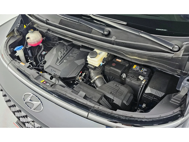 Hyundai Staria L3.5 Lounge 7-Seater Inspiration - автомобили, коли, обяви за нови и употребявани 4