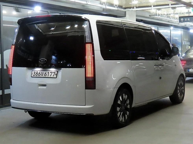 Hyundai Staria 2023 - автомобили, коли, обяви за нови и употребявани 3