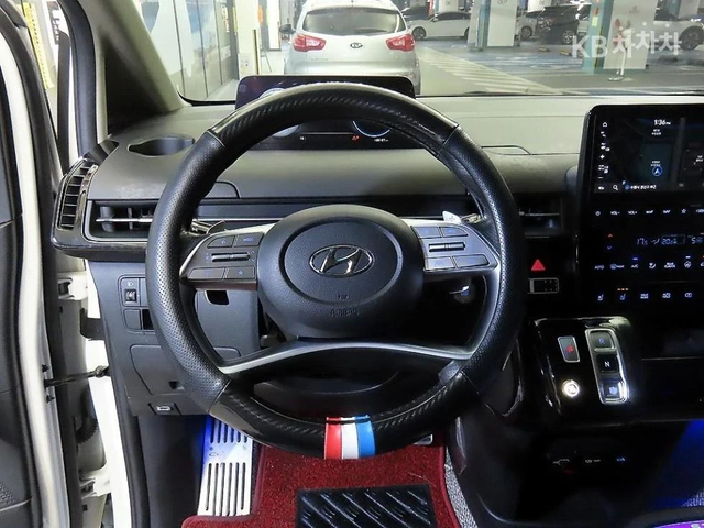 Hyundai Staria 2023 - автомобили, коли, обяви за нови и употребявани 7