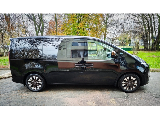 Hyundai Staria 2.2 CRDI 4x4  - HITRAC 8+ 1 - автомобили, коли, обяви за нови и употребявани 2