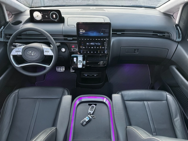 Hyundai Staria 3.5 V6 LPi Lounge 8+ 1 ! Inspiration ! - автомобили, коли, обяви за нови и употребявани 8