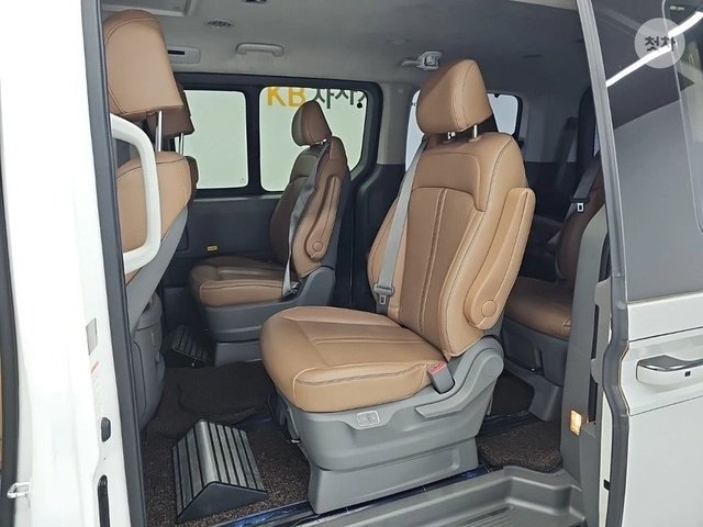 Hyundai Staria * 9-МЕСТЕН* * КРАЙНА ЦЕНА* FULL - автомобили, коли, обяви за нови и употребявани 11