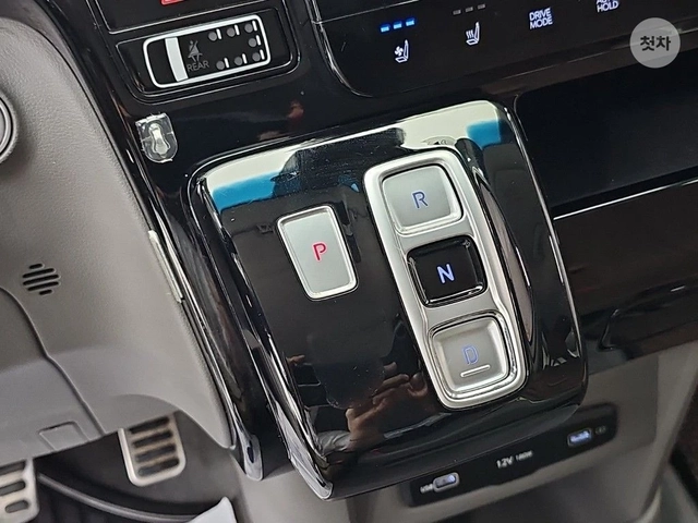 Hyundai Staria * 9-МЕСТЕН* * КРАЙНА ЦЕНА* FULL - автомобили, коли, обяви за нови и употребявани 9