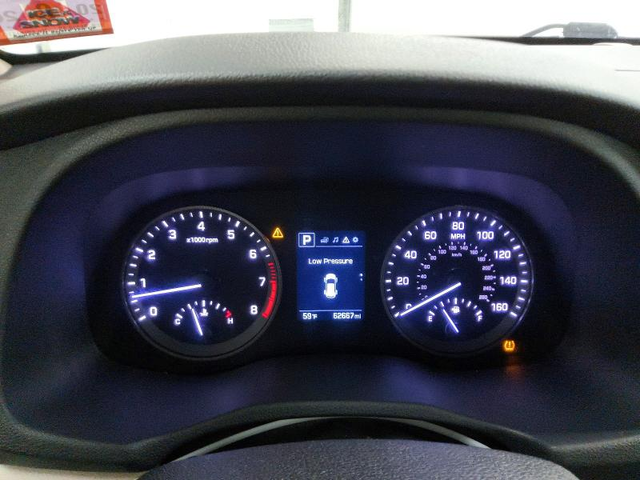 Hyundai Tucson 1.6L 4 ALL WHEEL DRIVE - автомобили, коли, обяви за нови и употребявани 9