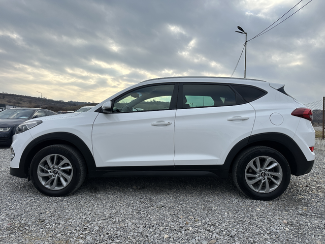 Hyundai Tucson 1.7CRDi E6B - автомобили, коли, обяви за нови и употребявани 1