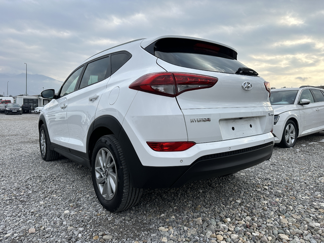 Hyundai Tucson 1.7CRDi E6B - автомобили, коли, обяви за нови и употребявани 2