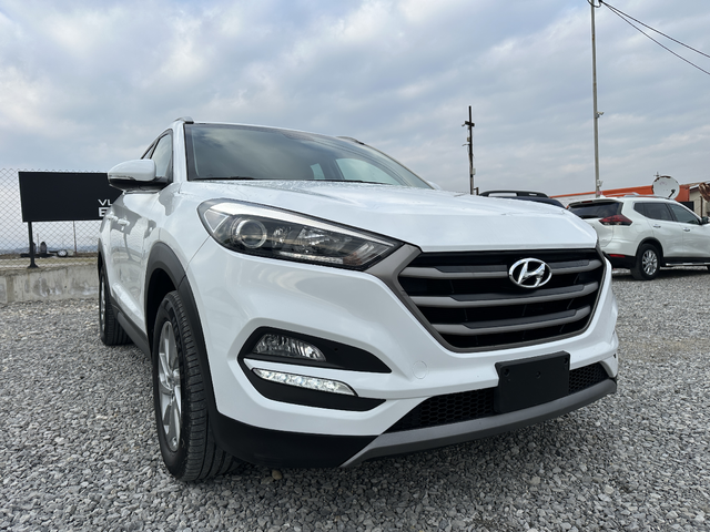 Hyundai Tucson 1.7CRDi E6B - автомобили, коли, обяви за нови и употребявани 4